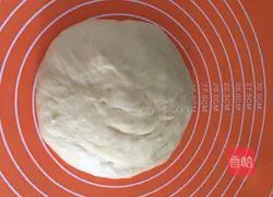 Illustration of how to make chives, sesame and meat floss rolls 2