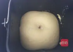 Illustration of how to make jam sandwich bread 5