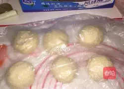 Illustration of how to make cute rabbit sausage bread 4