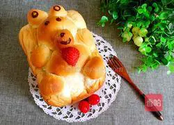 Illustration of how to make baby bear bread 16