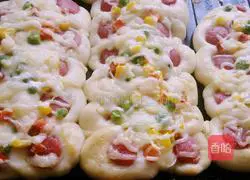 Illustration of how to make ham bread 15