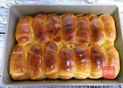 Illustration of how to make orange bread rolls 16