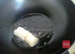 Illustration of how to make banana bread rolls 8