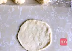 Illustration of how to make seaweed and meat floss bread 12