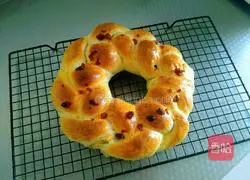 Corn Oil Wreath Bread Recipe Illustration 16