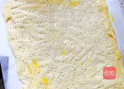 Illustration of how to make salad meat floss rolls 4