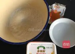 Illustration of how to make egg and butter buns 1