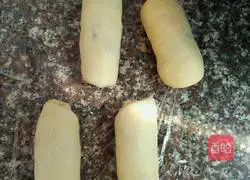 Illustration of making bean paste and annual ring bread 11