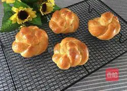 Illustration of how to make light butter bread 14