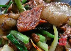 Illustration of how to make twice-cooked pork with scallops 7