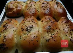 Sesame and Purple Sweet Potato Bread Recipe Illustration 7