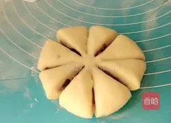 Illustration of how to make flower bread 11