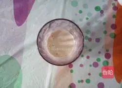 Illustration of how to make butter and shredded coconut bread rolls 3