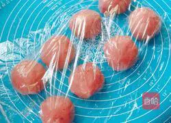 Illustration of how to make whole wheat purple sweet potato meal buns 6