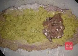 Illustration of how to make Haakon bread (stuffed sweet potato and fish paste) 6