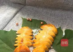 Illustration of making fish bone bread 19