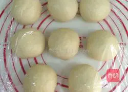 Illustration of how to make meat floss sausage bread 4