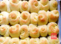 Honey Bun Recipe Illustration 16