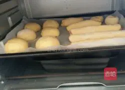 Illustration of how to make bread or hamburger dough 6