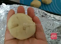 Illustration of how to make jam sandwich bread 9