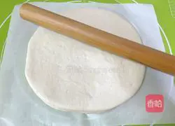 Illustration of how to make garlic salty bread 11