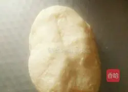 Illustration of how to make scallion sausage bread 3