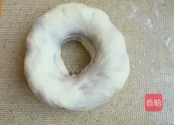 Illustration of how to make colorful bagels 12