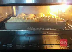 Custard Butter Bread Recipe Illustration 14