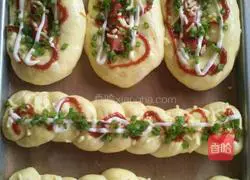 Illustration of how to make light butter bread 7