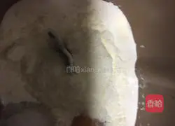 Illustration of how to make leaf bean paste bread 2