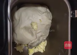 Illustration of how to make leaf bean paste bread 6