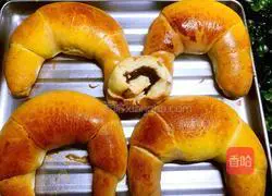 Illustration of how to make croissants 11