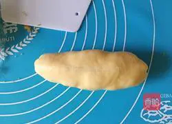 Illustration of how to make scallion, meat floss, ham and cheese bread 10