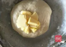 Crande Illustration of how to make raspberry buns 4