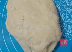 Illustration of how to make ham sausage flower bread 4