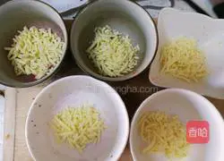 Illustration of how to make rainbow cheese bread 2