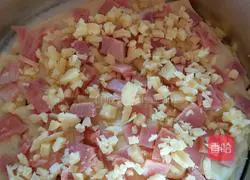 Illustration of how to make bacon cheese hand-pulled bread 13