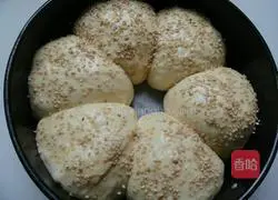 Illustration of how to make bread flowers 12