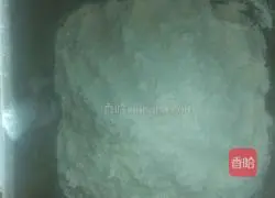 Illustration of how to make caterpillar bread 2