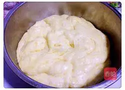 Illustration of how to make ham and cheese bread 3