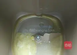 Illustration of how to make bread with a bread machine 2