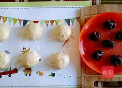 Illustration of making fancy bean paste bread 3