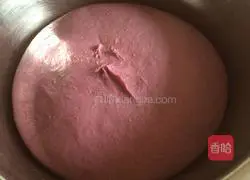 Illustration of how to make purple sweet potato and dried fruit bread 2