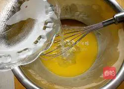 Illustration of how to make meat floss cake 5