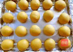 Illustration of how to make pumpkin buns 7