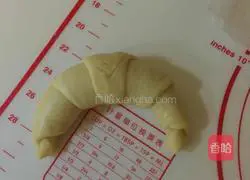 Illustration of how to make crescent moon bread (super soft and brushed) 8