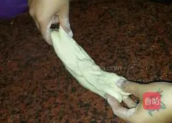 Illustration of how to make taro bread 6