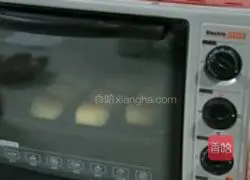 Illustration of how to make milk-flavored buns 10