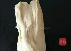 Illustration of how to make light cream hand-shredded coconut buns 4