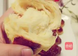 Illustration of how to make meat floss bread 12